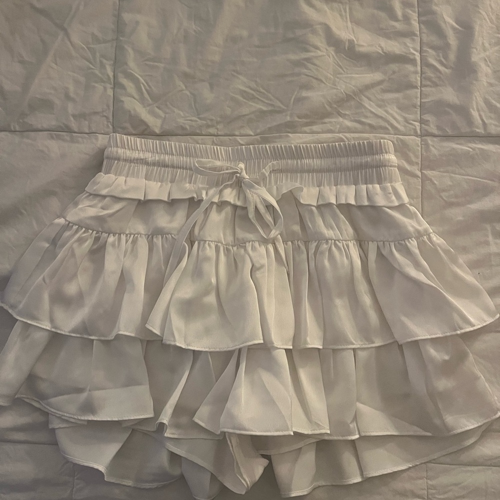 Day & Moon White Ruffle Mini Skort - Picture 2 of 3